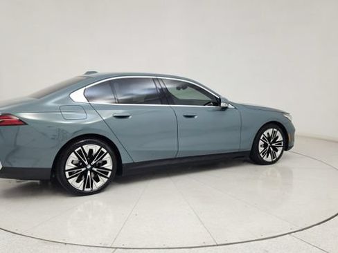 Used 2026 BMW i5 eDrive40 AWD/4WD image 11