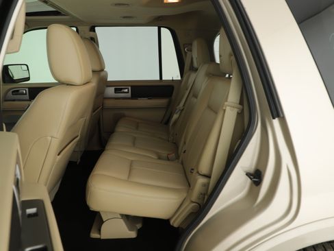 Used 2017 Ford Expedition XLT w/ Equipment Group 202A image 12