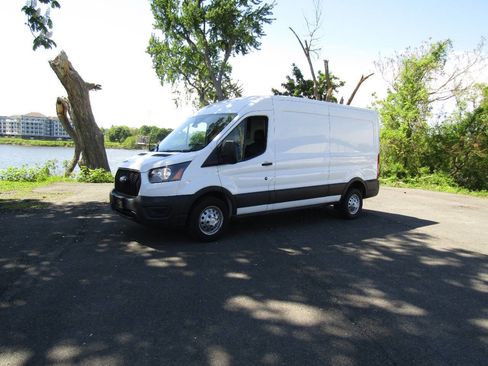 Used 2022 Ford Transit 250 Medium Roof AWD image 32