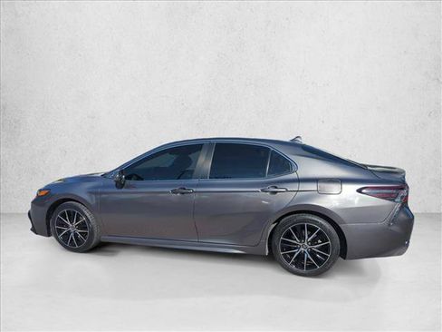 Used 2021 Toyota Camry SE FWD image 9