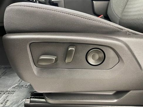 Certified 2024 Chevrolet Silverado 1500 LT AWD/4WD image 9