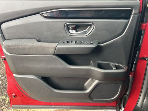 Used 2025 Honda Pilot Sport image 22