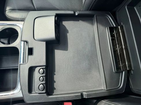 Used 2016 RAM 2500 Laramie w/ Convenience Group image 31