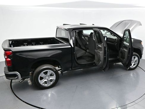 Used 2022 Chevrolet Silverado 1500 LT AWD/4WD image 39
