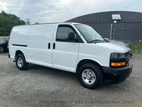 Used 2021 Chevrolet Express 2500 w/ Driver Convenience Package RWD image 7