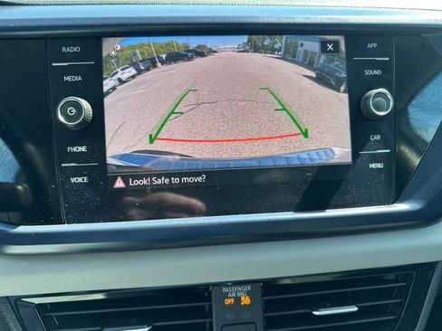 Certified 2023 Volkswagen Taos SE w/ Panoramic Sunroof Package AWD/4WD image 27