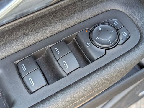 Used 2024 GMC Terrain SLT w/ Infotainment Package II AWD/4WD image 36