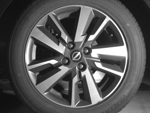 Used 2025 Nissan Versa SV FWD image 14