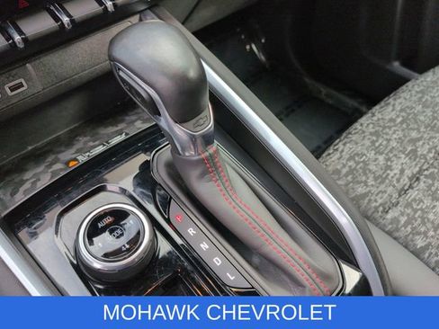Used 2023 Chevrolet Colorado Z71 w/ Z71 Convenience Package 2 AWD/4WD image 17