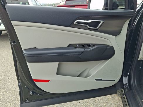 Used 2023 Kia Sportage EX FWD image 12
