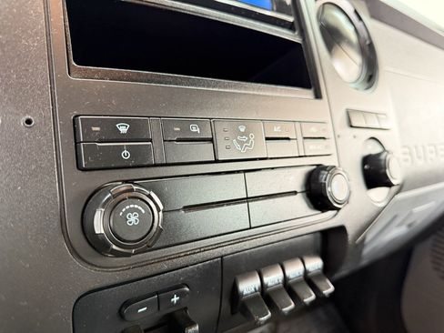 Used 2011 Ford F550 4x4 SuperCab Super Duty w/ PWR Equipment Group image 35