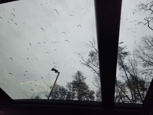 Used 2023 Land Rover Defender 110 X-Dynamic SE image 25