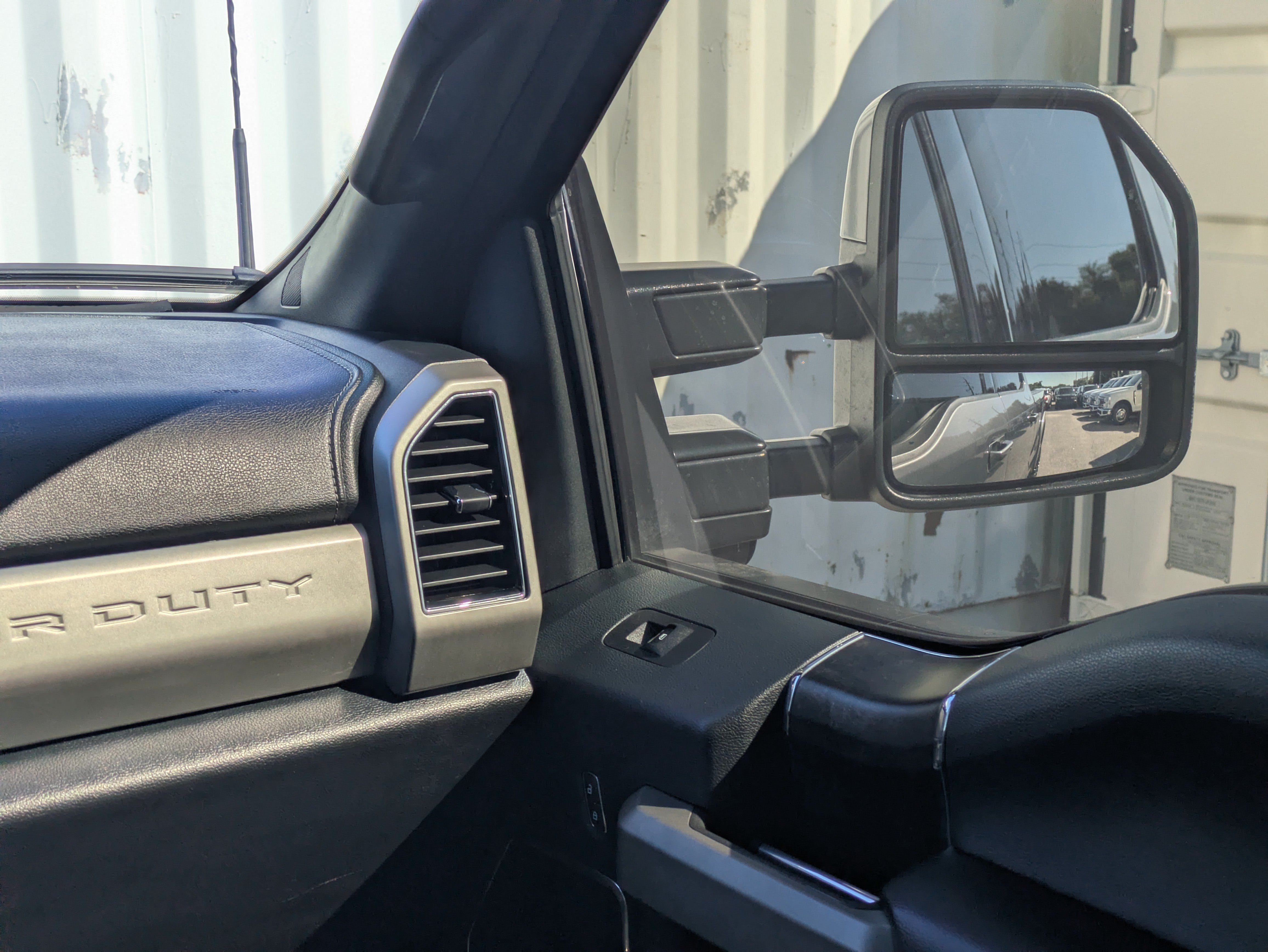 Used 2022 Ford F250 Lariat w/ Tremor Off-Road Package AWD/4WD image 19