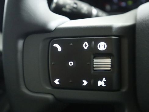 New 2025 Land Rover Defender 110 S image 12