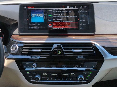Used 2023 BMW 540i w/ Premium Package RWD image 18