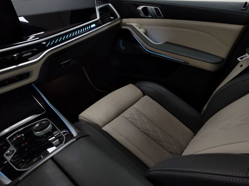 Used 2023 BMW X7 M60i w/ Executive Package image 26