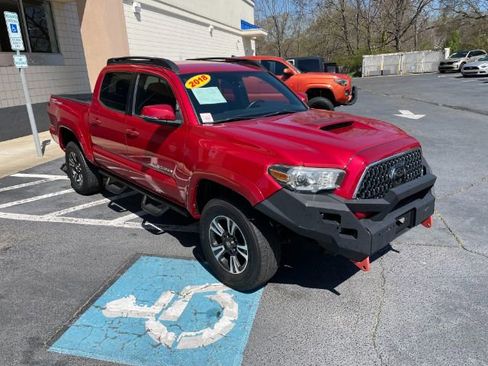 Used 2018 Toyota Tacoma TRD Sport image 1