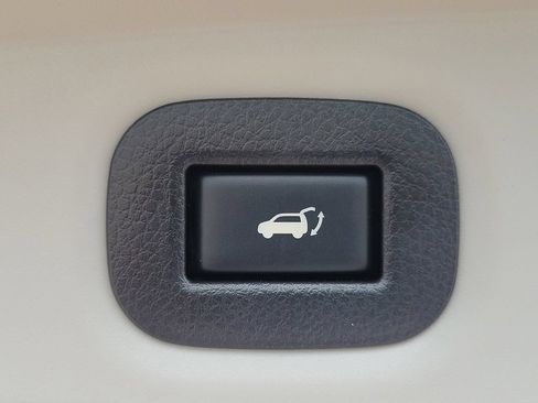 Used 2019 Nissan Rogue SL w/ Premium Package AWD/4WD image 9