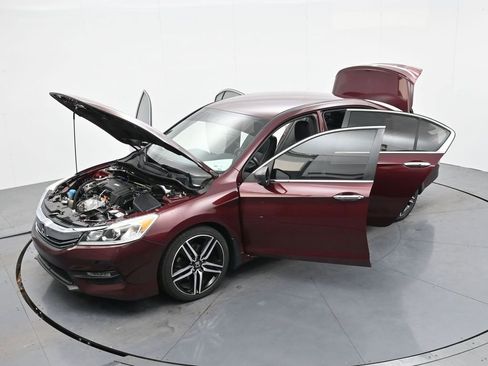 Used 2017 Honda Accord Sport Special Edition image 40