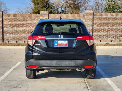 Used 2020 Honda HR-V LX image 7