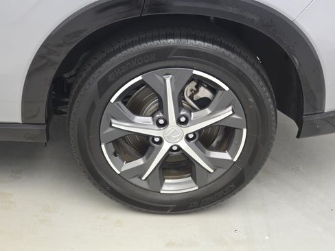 Certified 2024 Honda HR-V EX-L image 32