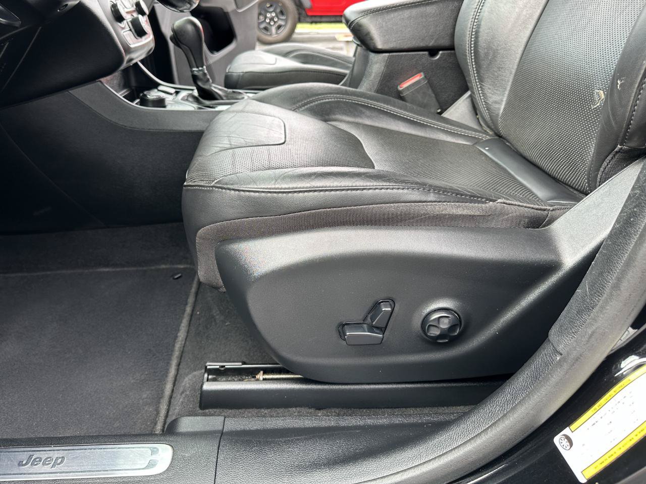 Used 2020 Jeep Cherokee Limited AWD/4WD image 26