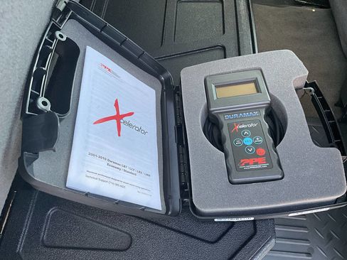 Used 2006 GMC Sierra 2500 SLE w/ Heavy-Duty Power Package image 34