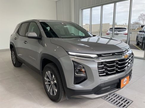 Used 2025 Chevrolet Equinox LT AWD/4WD image 5