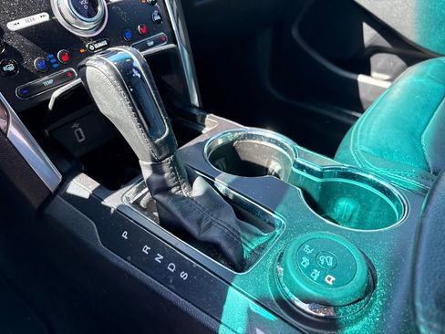 Used 2017 Ford Explorer Limited image 27