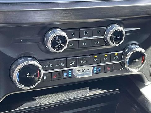 Certified 2024 Ford F250 Lariat w/ Lariat Ultimate Package AWD/4WD image 17