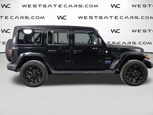 Used 2024 Jeep Wrangler Unlimited Sahara w/ Technology Group AWD/4WD image 46