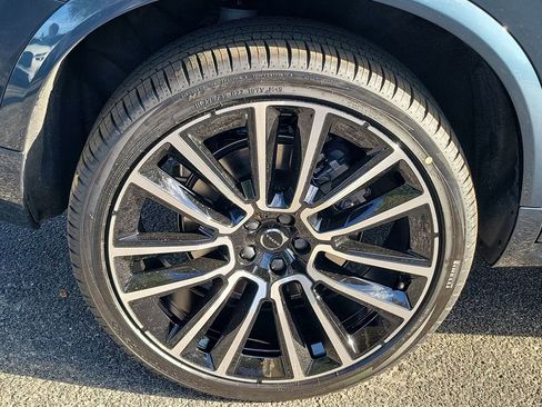 New 2026 Volvo XC90 B6 Plus w/ Protection Package Premier AWD/4WD image 3