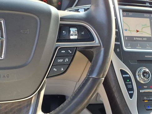 Used 2020 Lincoln Nautilus Reserve image 17