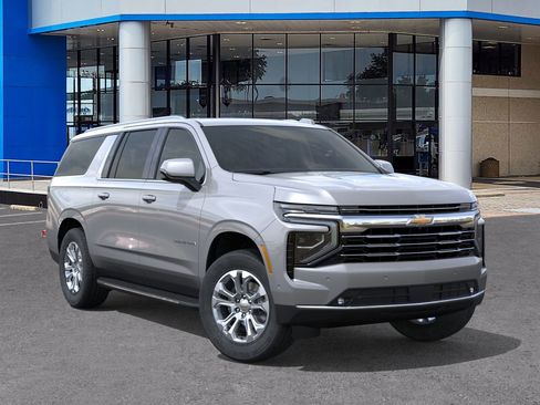 New 2026 Chevrolet Suburban LT image 7