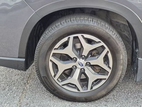 Used 2021 Subaru Forester Premium AWD/4WD image 10
