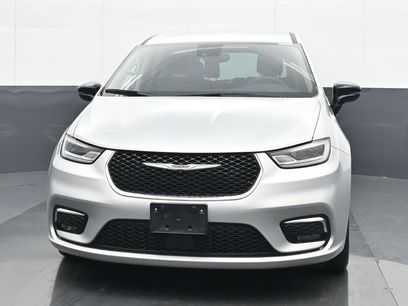 Used 2024 Chrysler Pacifica Touring-L