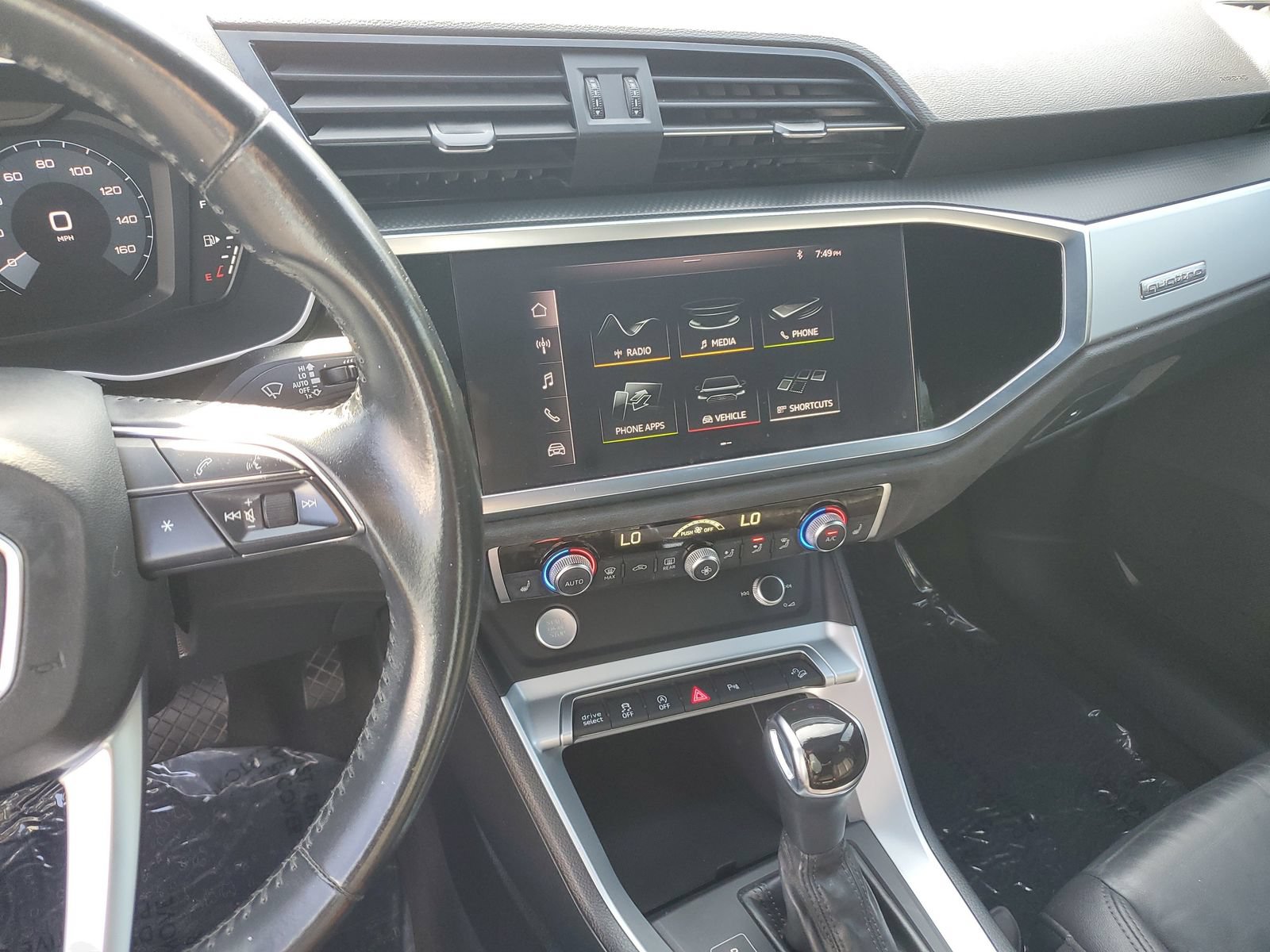 Used 2020 Audi Q3 2.0T Premium w/ Convenience Package AWD/4WD image 24