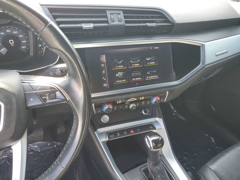 Used 2020 Audi Q3 2.0T Premium w/ Convenience Package AWD/4WD image 24