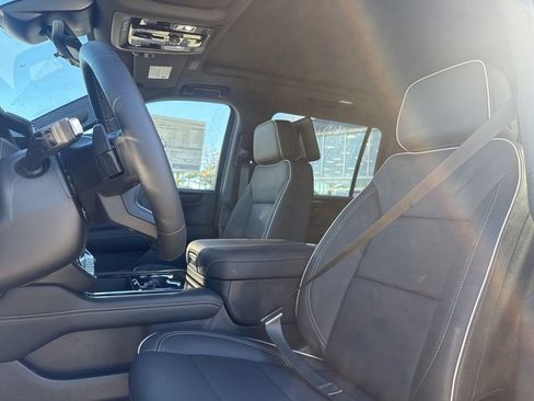 New 2026 GMC Yukon XL Elevation w/ Elevation Premium Package image 17