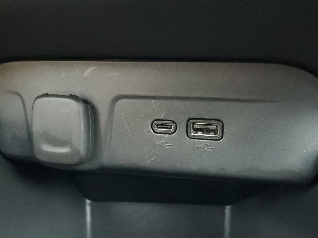 Used 2025 Chevrolet Trax LT FWD image 18