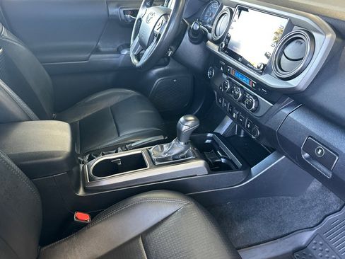 Certified 2022 Toyota Tacoma TRD Off-Road RWD image 14