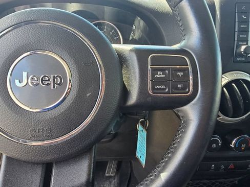Used 2018 Jeep Wrangler Unlimited Sahara AWD/4WD image 20