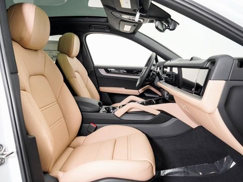 New 2026 Porsche Cayenne Coupe image 25
