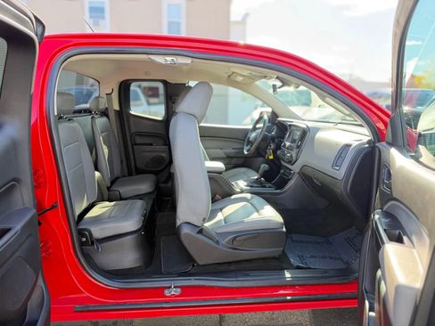 Used 2018 Chevrolet Colorado W/T AWD/4WD image 11