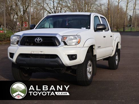 Used 2014 Toyota Tacoma PreRunner image 1