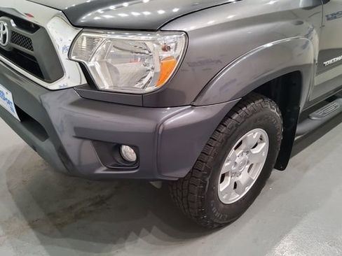 Used 2015 Toyota Tacoma 4x4 Double Cab w/ SR5 Package image 10