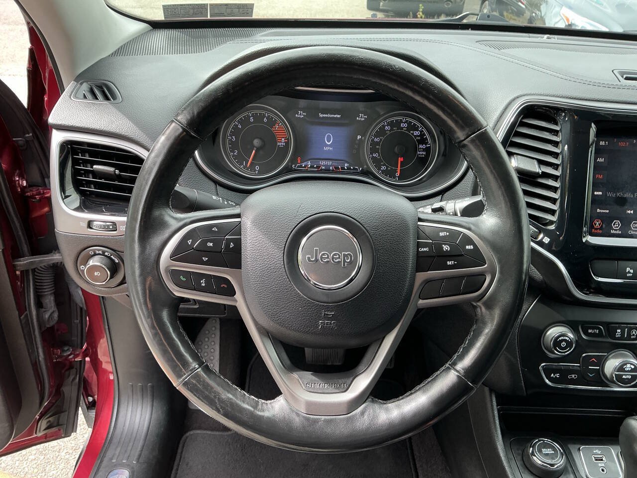 Used 2019 Jeep Cherokee Limited AWD/4WD image 20