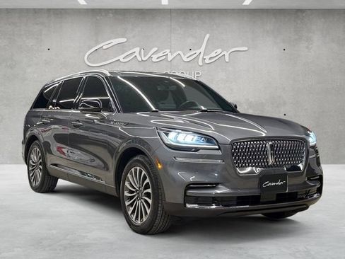Used 2024 Lincoln Aviator Reserve w/ Elements Package Plus image 2