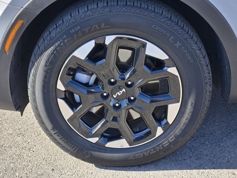 Certified 2025 Kia Sorento S w/ Panoramic Sunroof Package image 10