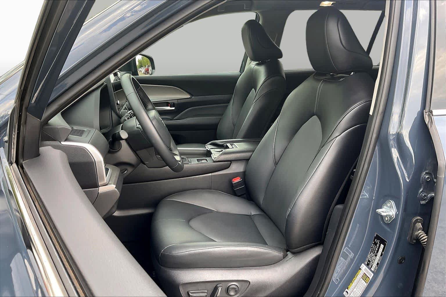 Used 2026 Toyota Grand Highlander AWD image 8